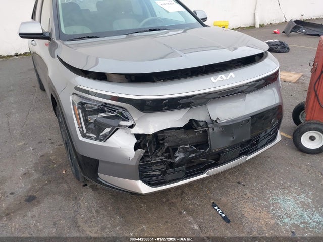 KIA Niro Ev Wave 2023 KNDCT3L18P5021170 Image 6