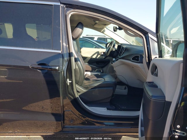 Chrysler Pacifica Touring L 2022 2C4RC1BG1NR182335 Image 5