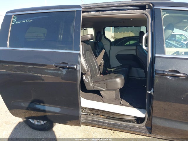 Chrysler Pacifica Touring L 2022 2C4RC1BG1NR182335 Image 8