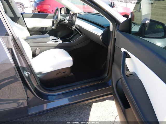 2020 TESLA MODEL Y 5YJYGDEE2LF014546 Photo 4