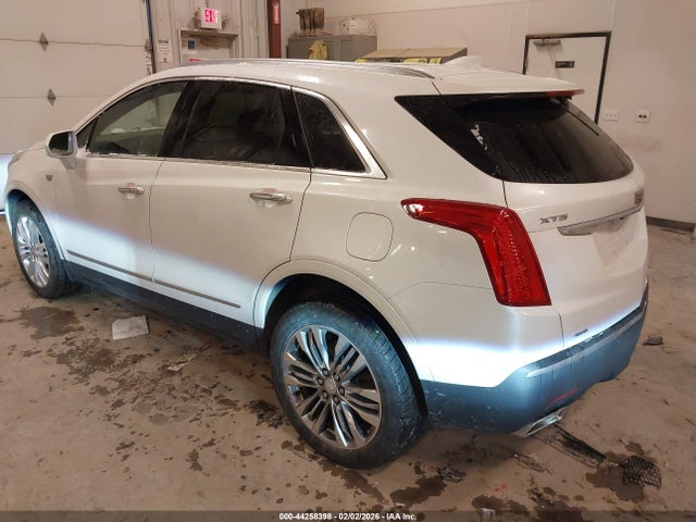 2018 CADILLAC XT5 1GYKNFRS1JZ212902 Photo 2