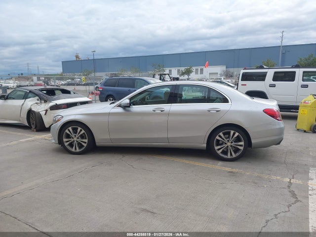 55SWF4JB1GU102269 Mercedes-Benz C 300