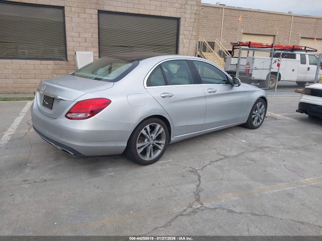 55SWF4JB1GU102269 Mercedes-Benz C 300