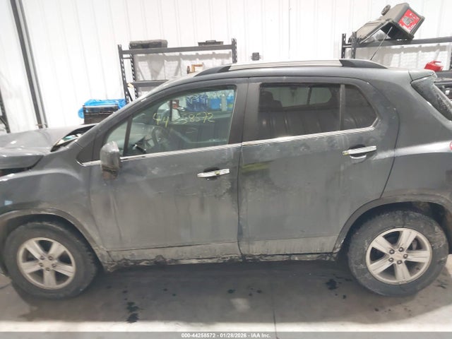 3GNCJLSB7HL182070 Chevrolet Trax Lt