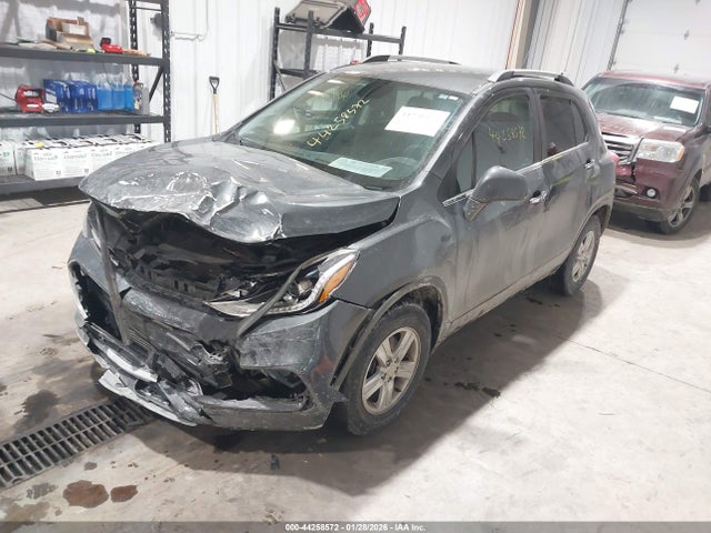 3GNCJLSB7HL182070 Chevrolet Trax Lt