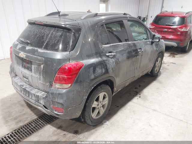 3GNCJLSB7HL182070 Chevrolet Trax Lt