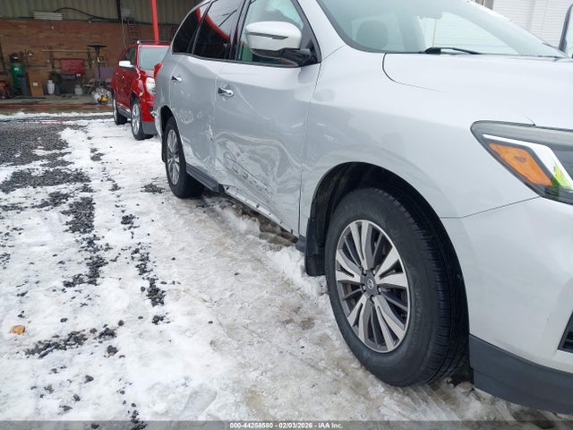 5N1DR2MM6HC639215 Nissan Pathfinder S