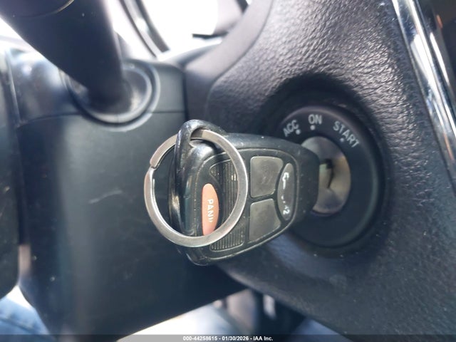 44258615 :رقم المزاد ، 1C3CCBBB6DN765564 vin ، 2013 Chrysler 200 Touring مزاد بيع