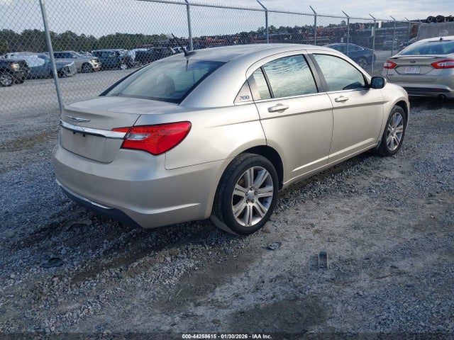 44258615 :رقم المزاد ، 1C3CCBBB6DN765564 vin ، 2013 Chrysler 200 Touring مزاد بيع
