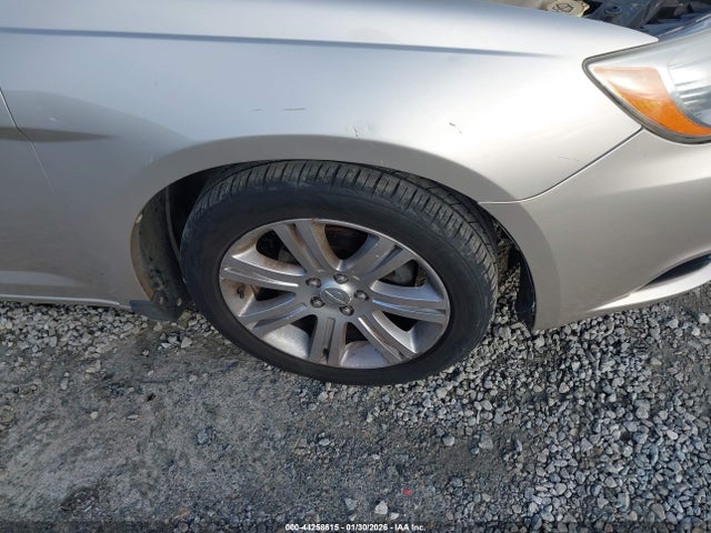 44258615 :رقم المزاد ، 1C3CCBBB6DN765564 vin ، 2013 Chrysler 200 Touring مزاد بيع