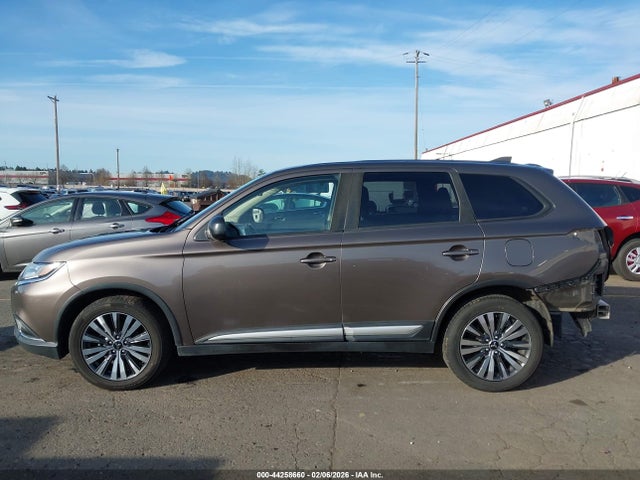 Продаж на аукціоні авто 2020 Mitsubishi Outlander Es 2.4, vin: JA4AD2A38LZ037482, номер лоту: 44258660