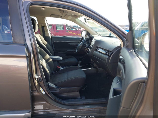 2020 MITSUBISHI OUTLANDER JA4AD2A38LZ037482 Photo 4