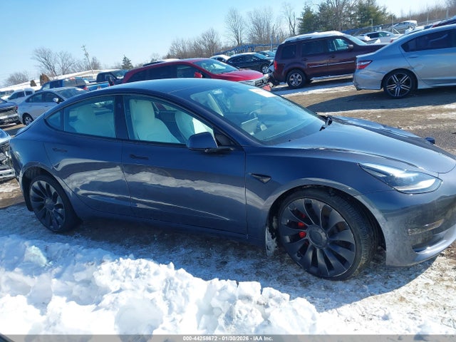 Продаж на аукціоні авто 2022 Tesla Model 3 Performance Dual Motor All-wheel Drive, vin: 5YJ3E1EC1NF261525, номер лоту: 44258672