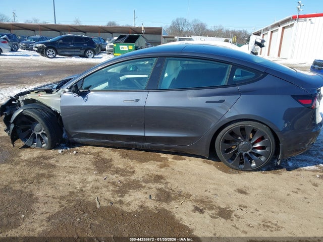 Продаж на аукціоні авто 2022 Tesla Model 3 Performance Dual Motor All-wheel Drive, vin: 5YJ3E1EC1NF261525, номер лоту: 44258672