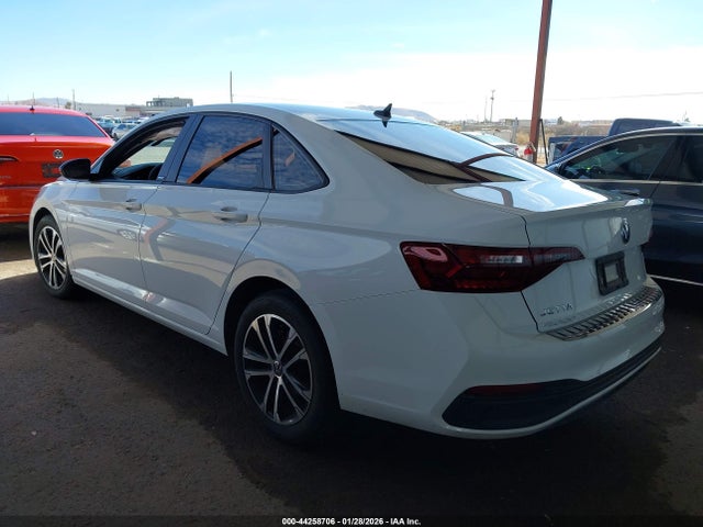 2023 VOLKSWAGEN JETTA 3VWBM7BU0PM010215 Photo 2