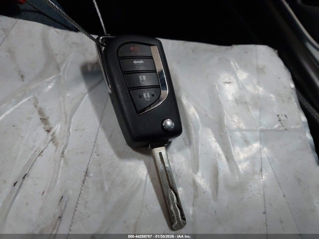 4T1C11AKXLU960872 Toyota CAMRY LE