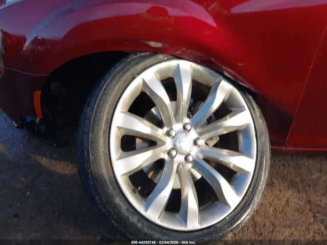 44258746 :رقم المزاد ، 2C3CCAEG8KH697940 vin ، 2019 Chrysler 300 Limited مزاد بيع