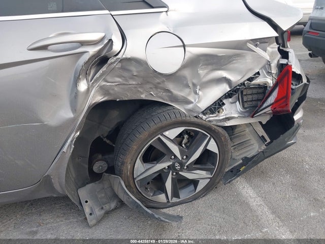 KMHLP4AG5MU172594 Hyundai Elantra Limited