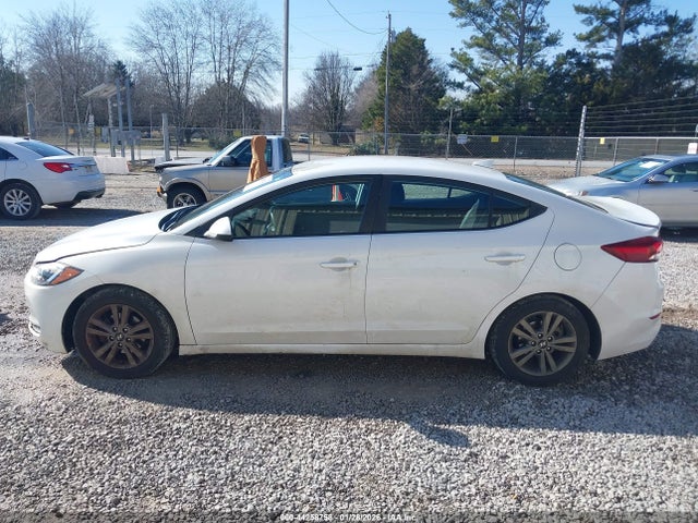 5NPD84LF0JH302278 Hyundai ELANTRA SEL