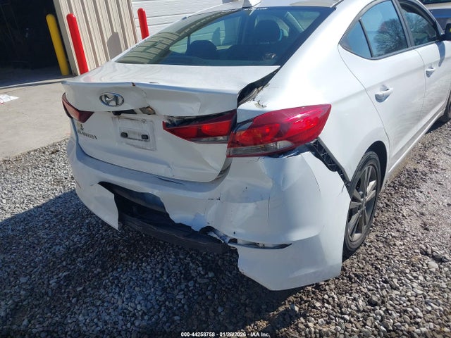 5NPD84LF0JH302278 Hyundai ELANTRA SEL