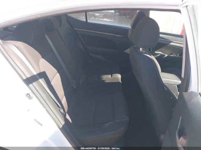 5NPD84LF0JH302278 Hyundai ELANTRA SEL