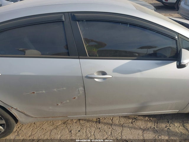 KNAFX4A64G5443505 KIA FORTE LX