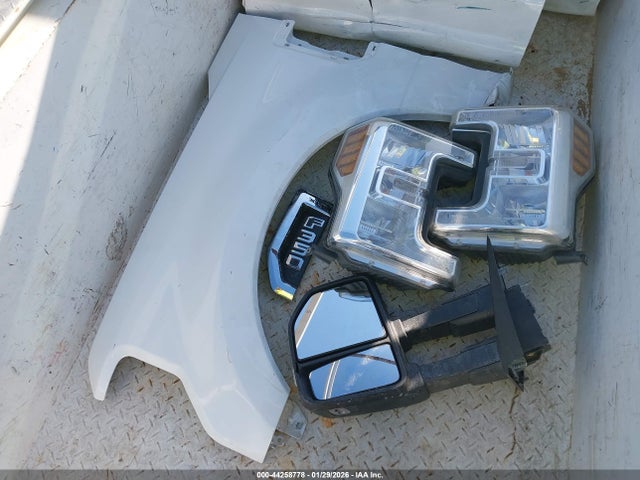 Ford F-350 Chassis Xlt 2019 1FD8W3FT3KEF97702 Image 13