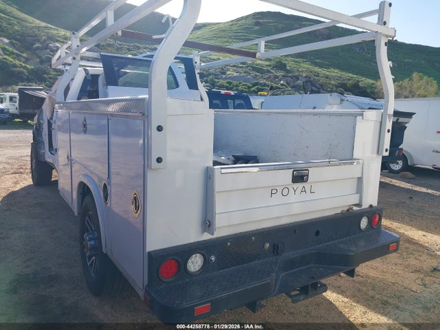 Ford F-350 Chassis Xlt 2019 1FD8W3FT3KEF97702 Image 3
