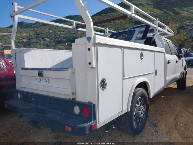 Ford F-350 Chassis Xlt 2019 1FD8W3FT3KEF97702 Image 4