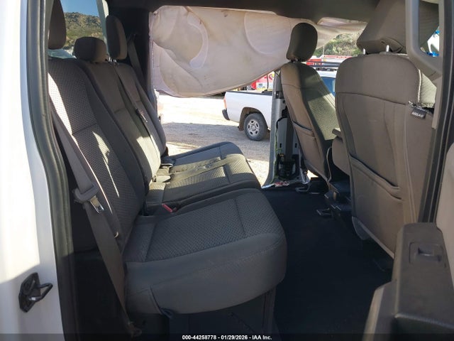 Ford F-350 Chassis Xlt 2019 1FD8W3FT3KEF97702 Image 6