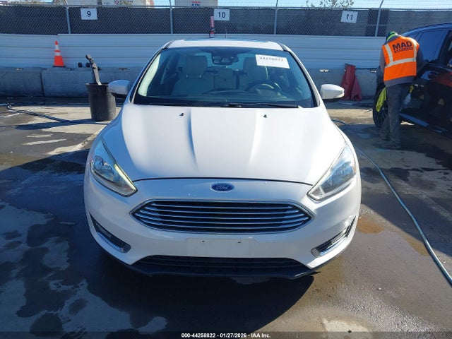 1FADP3N22HL310370 Ford Focus Titanium