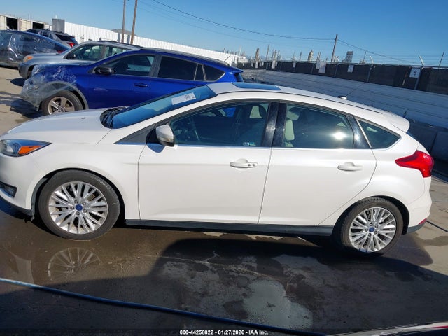 1FADP3N22HL310370 Ford Focus Titanium