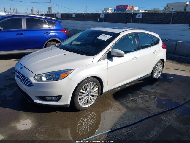 1FADP3N22HL310370 Ford Focus Titanium