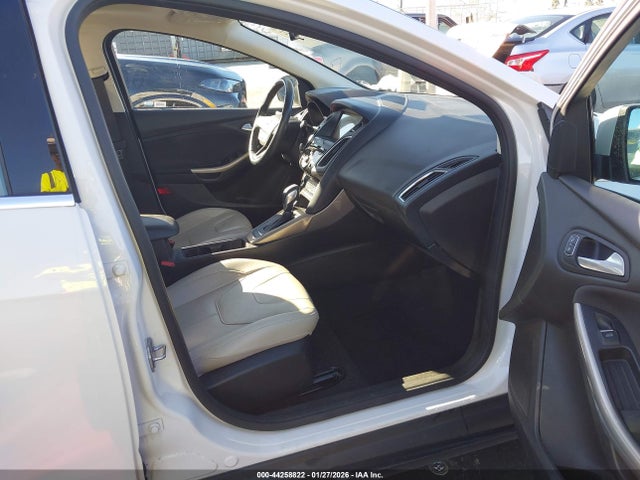 1FADP3N22HL310370 Ford Focus Titanium