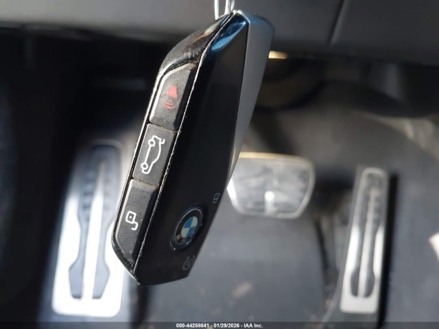 2023 BMW 740 WBA23EH06PCM26895 Photo 10