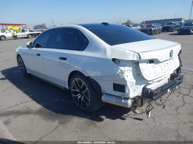 2023 BMW 740 WBA23EH06PCM26895 Photo 2