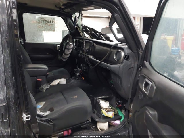 1C4HJXDN9LW113879 Jeep Wrangler Unlimited Sport S 4x4