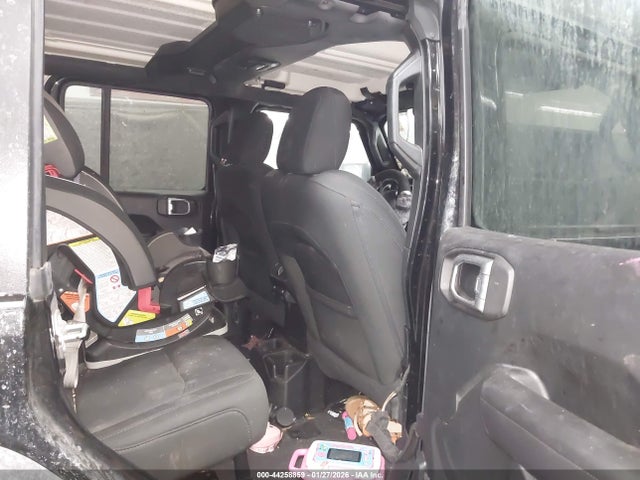1C4HJXDN9LW113879 Jeep Wrangler Unlimited Sport S 4x4