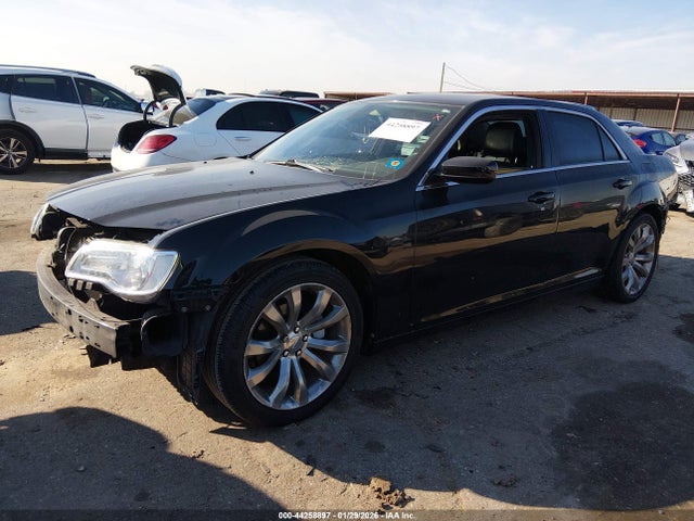 2018 CHRYSLER 300 2C3CCAAG3JH342047 Photo 1