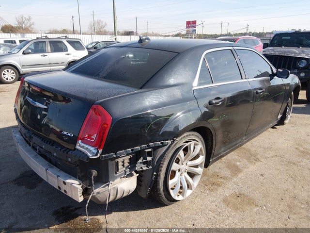2018 CHRYSLER 300 2C3CCAAG3JH342047 Photo 3