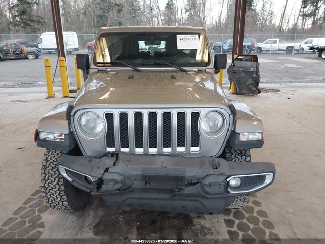 1C4HJXEG3KW596767 Jeep Wrangler Unlimited Sahara