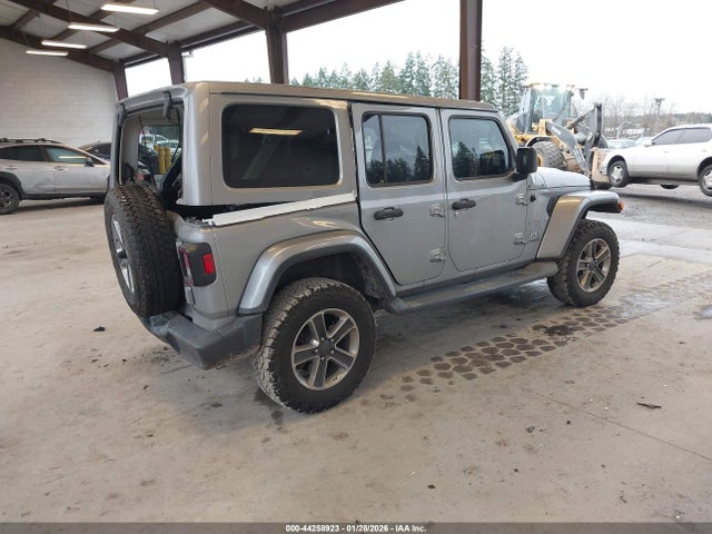 1C4HJXEG3KW596767 Jeep Wrangler Unlimited Sahara