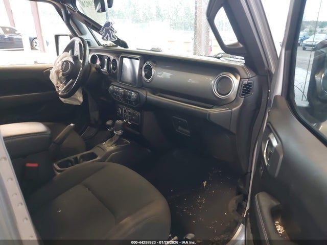 1C4HJXEG3KW596767 Jeep Wrangler Unlimited Sahara