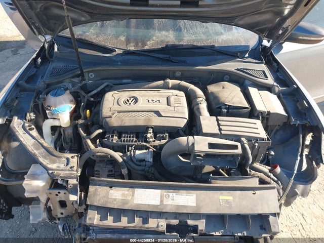 1VWDT7A33HC086339 Volkswagen Passat 1.8t R-line