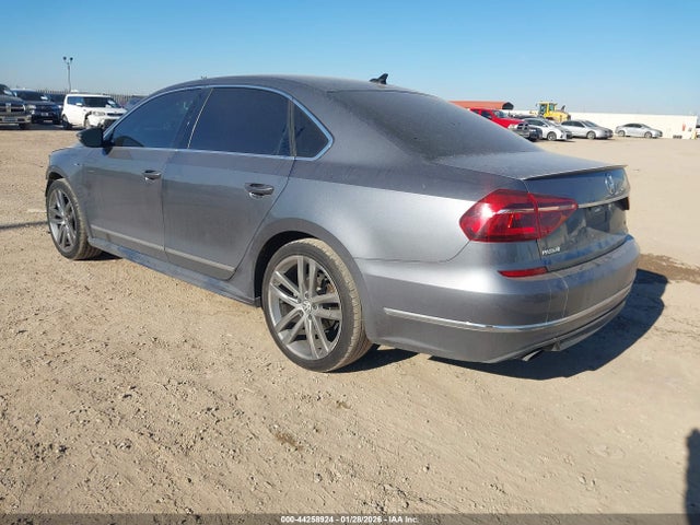 1VWDT7A33HC086339 Volkswagen Passat 1.8t R-line