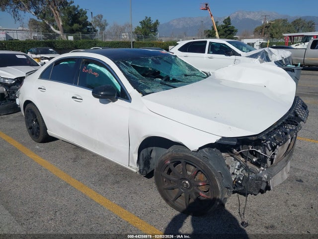 2021 MERCEDES-BENZ A 220 W1K3G4EB3MJ267861