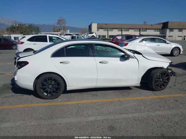 W1K3G4EB3MJ267861 Mercedes-Benz A 220