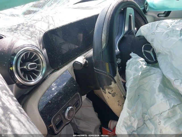 W1K3G4EB3MJ267861 Mercedes-Benz A 220