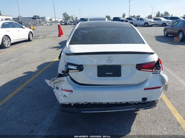 W1K3G4EB3MJ267861 Mercedes-Benz A 220