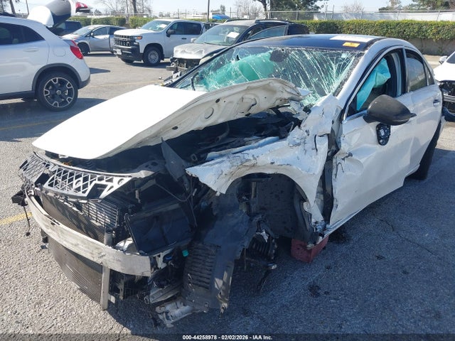 W1K3G4EB3MJ267861 Mercedes-Benz A 220